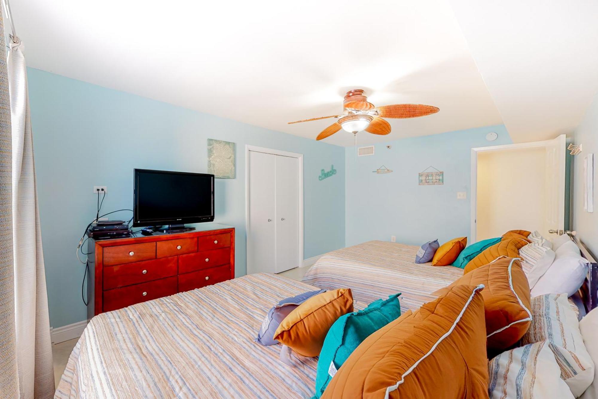 Phoenix Vacation Rentals 오렌지 비치 객실 사진