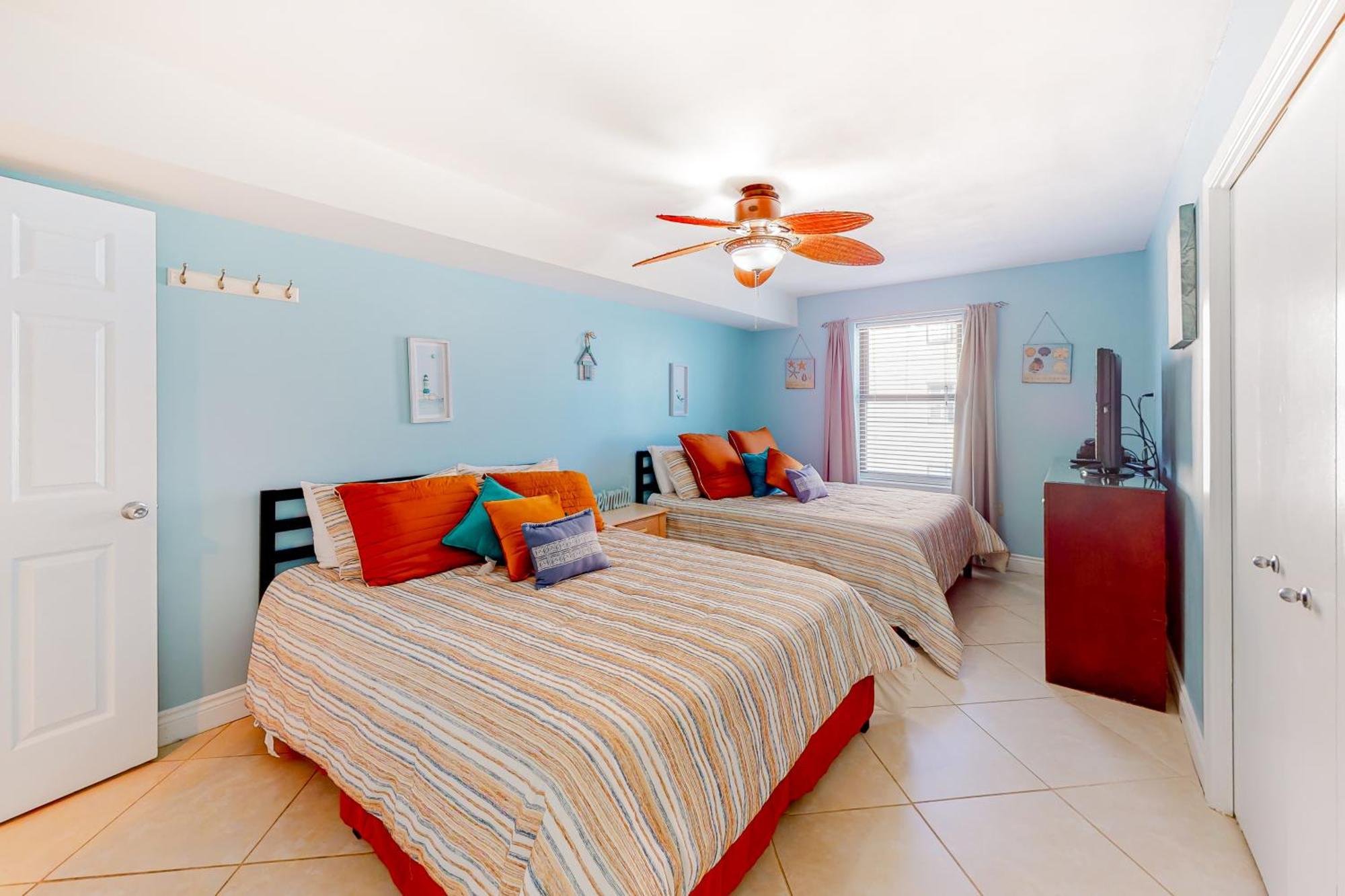 Phoenix Vacation Rentals 오렌지 비치 객실 사진