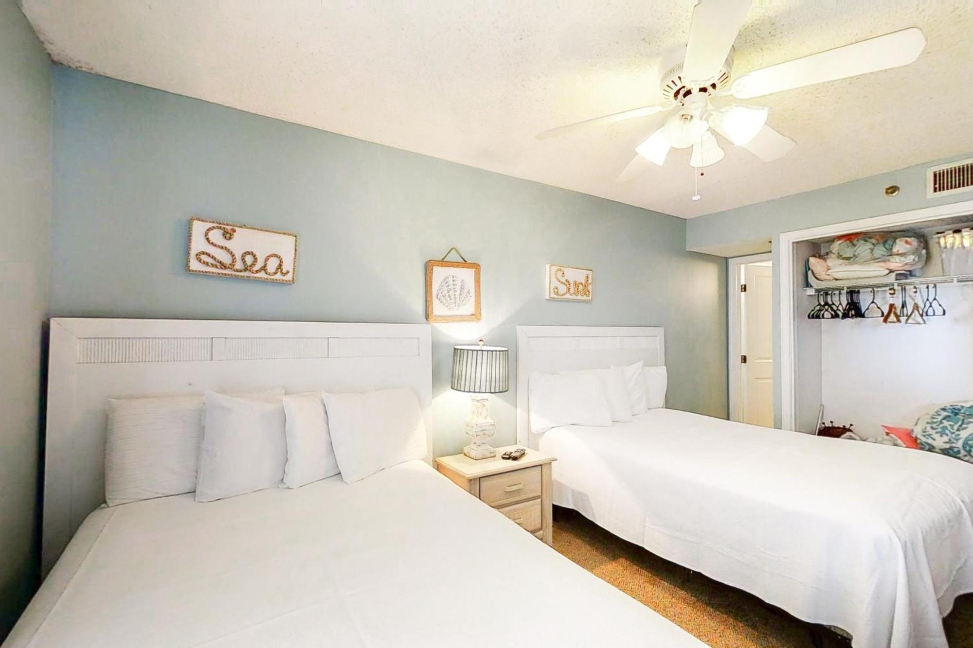 Phoenix Vacation Rentals 오렌지 비치 객실 사진